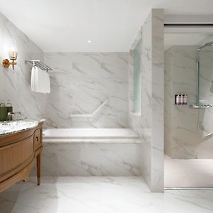 Wellness Twin Suite Executive Lounge Access